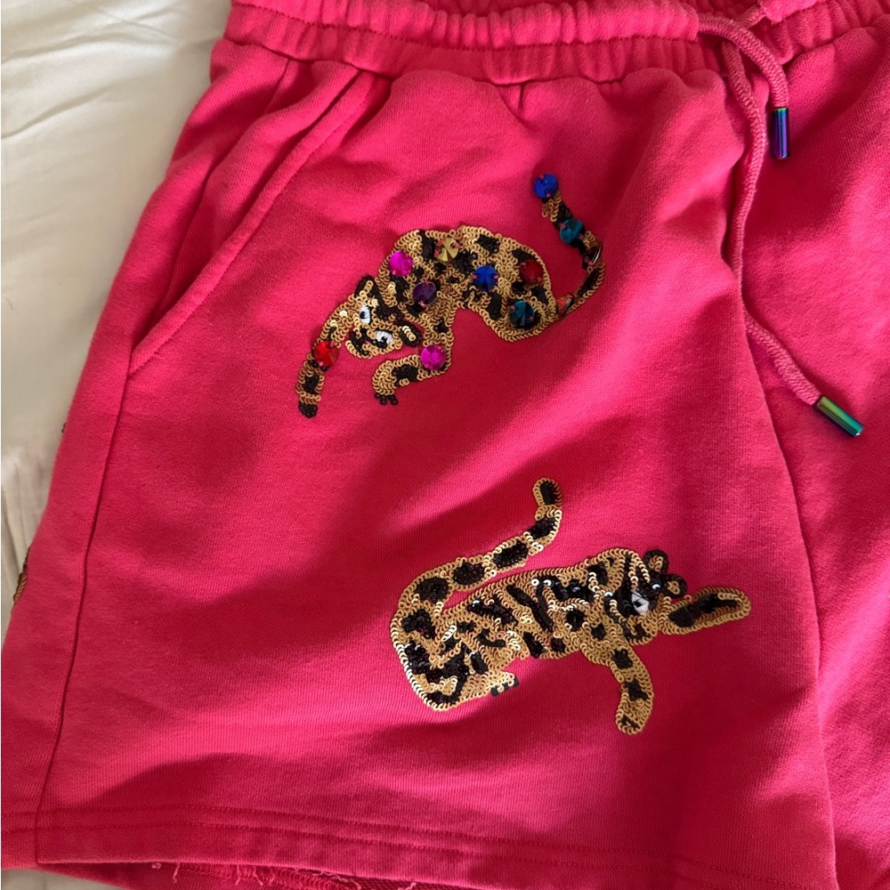Queen of sparkles Leopard Print red Women's Shorts size large - Picture 2 of 10